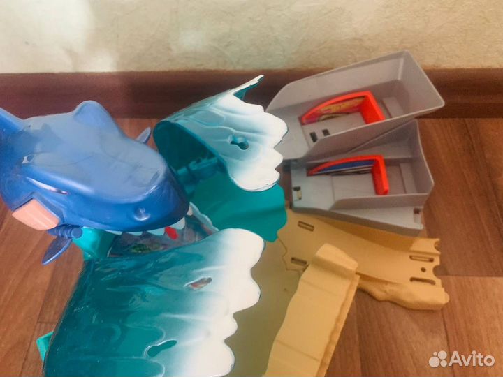 Трасса хот вилс акула hot wheels