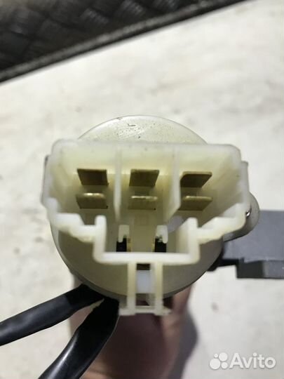 Замок зажигания Ssang Yong Rexton 1