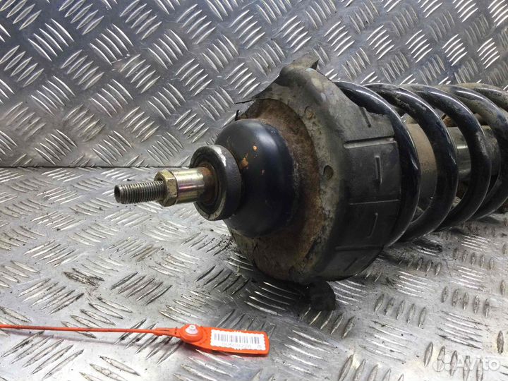 Стойка передняя правая Renault Trafic F9q760