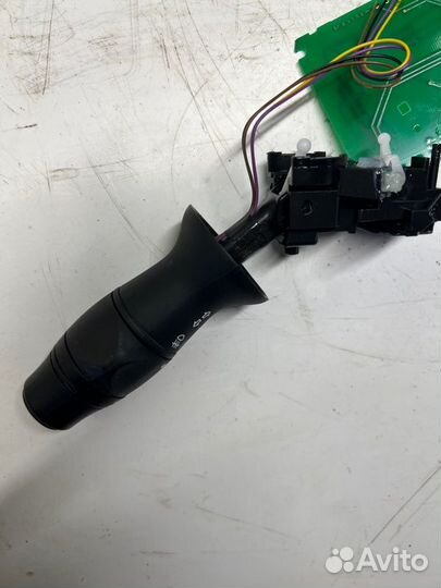 Подрулевой переключатель света Renault Latitude