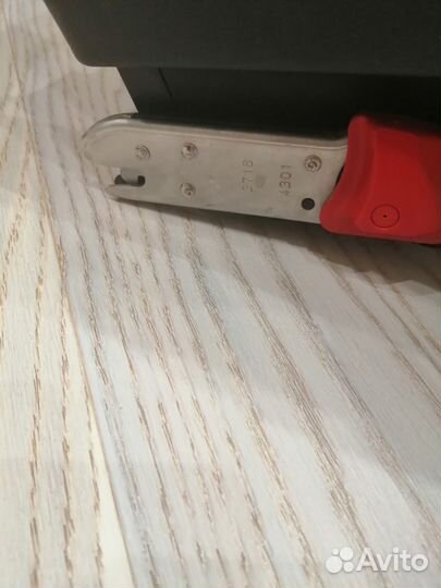 Продаю поворотное автокресло Britax Romer