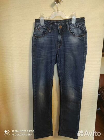Джинсы фирмы