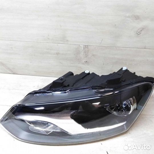 Фара левая Volkswagen Polo sedan 17г.в. рест
