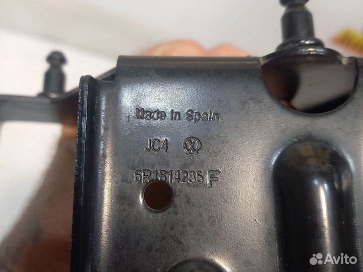 Кронштейн блока aбс Volkswagen Polo