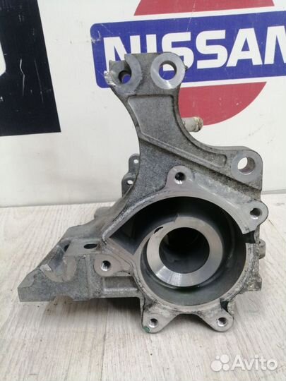 Корпус помпы Nissan serena NC26