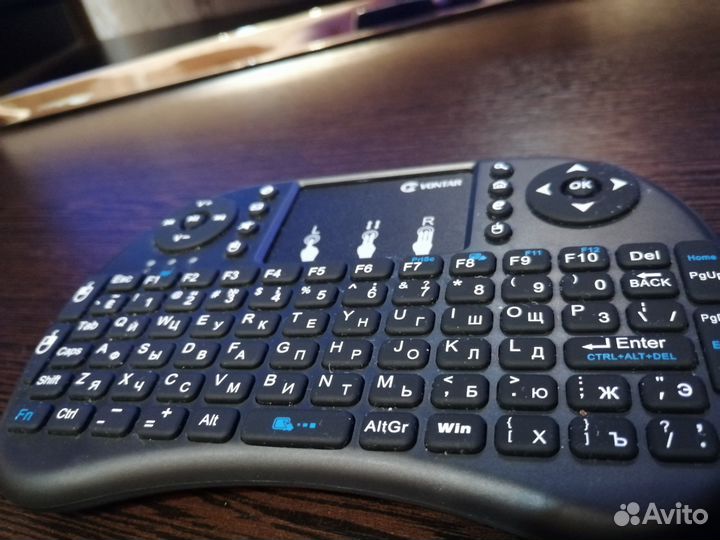 Беспроводная клавиатура с подсветкой RU новая