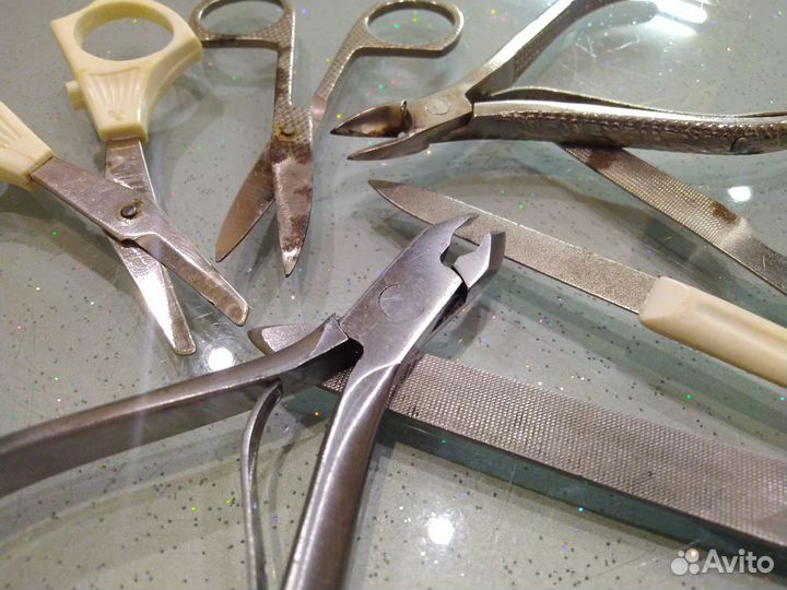 Маникюрные принадлежности 5 предметов Б/У