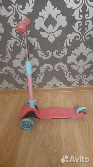 Самокат детский трехколесный со светящимися колеса