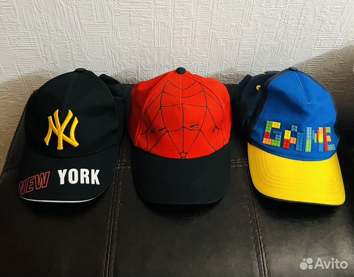 Рюкзаки и кепки