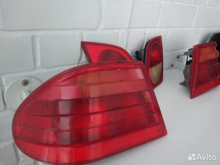 Фонарь задний Mercedes W210