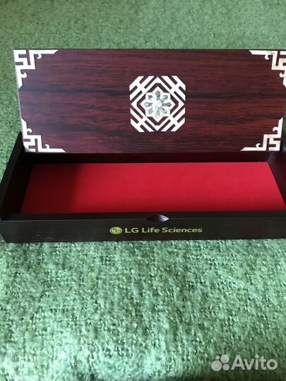 2 шкатулки из красного дерева