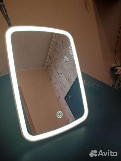 Зеркало с подсветкой настольное