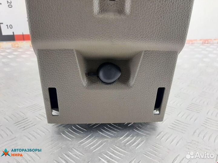 Подлокотник Ford Explorer 4 2007 6L2Z7806024CAA