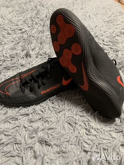 Футзалки Nike Fhantom
