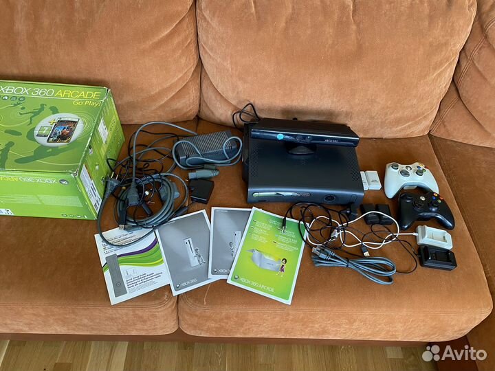 Xbox 360 с кинектом и другими плюшками