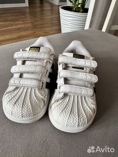 Кроссовки adidas