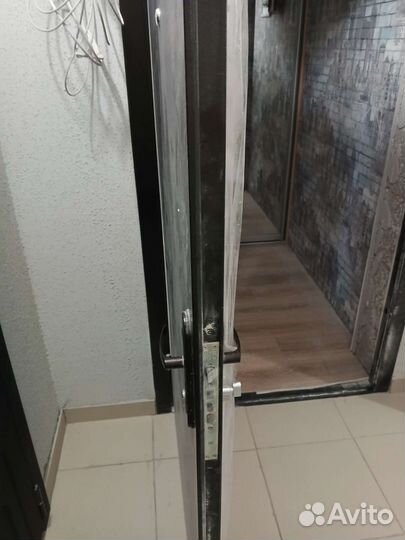 Дверь входная металлическая бу