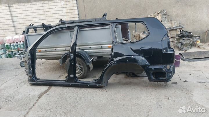 Левая четверть тойота ленд крузер прадо 120