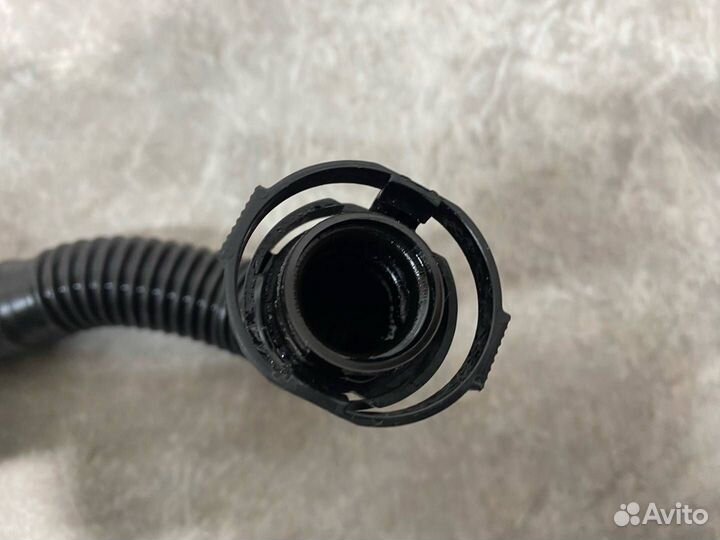 Патрубок (трубка) EGR Volkswagen Passat B8 3G5