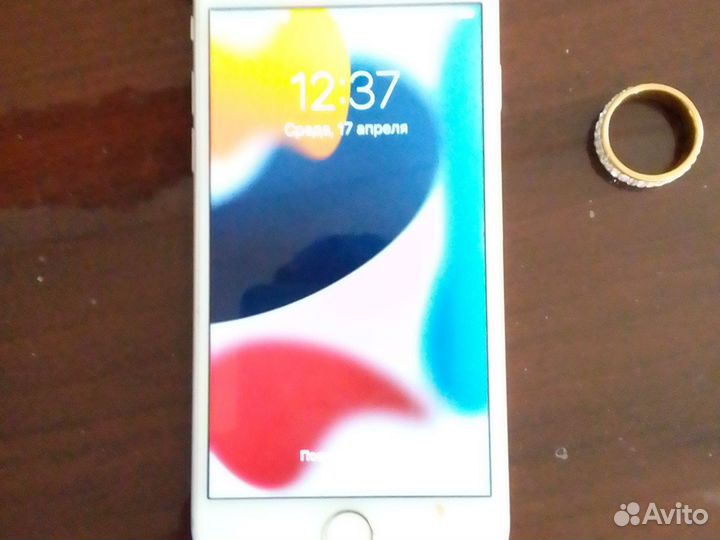 Телефон iPhone