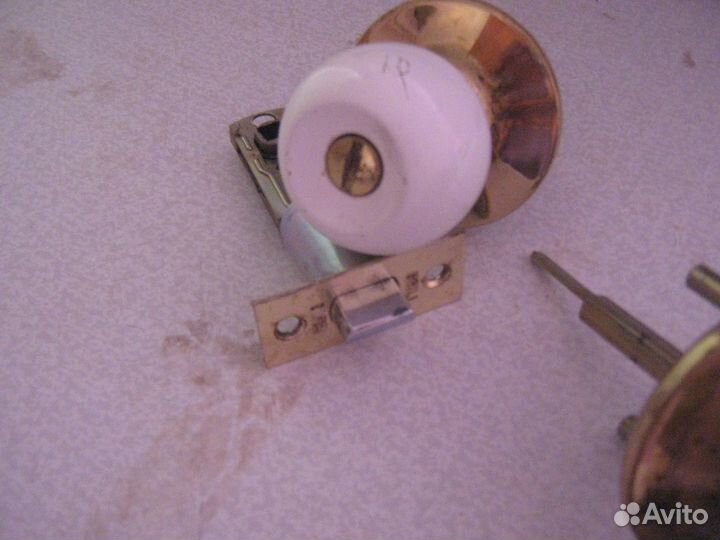 Продаю дверные ручки