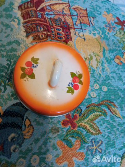 Крышки разные