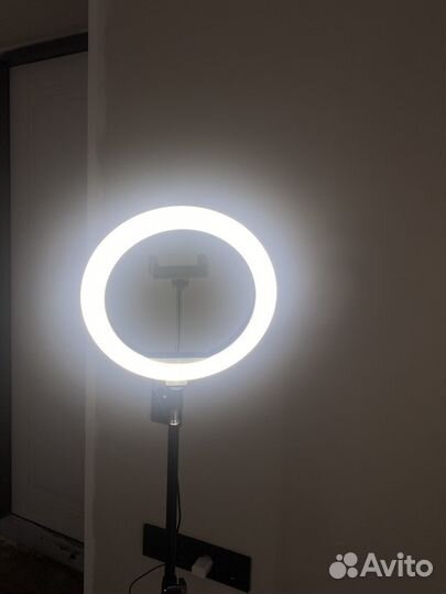 Кольцевая лампа со штативом