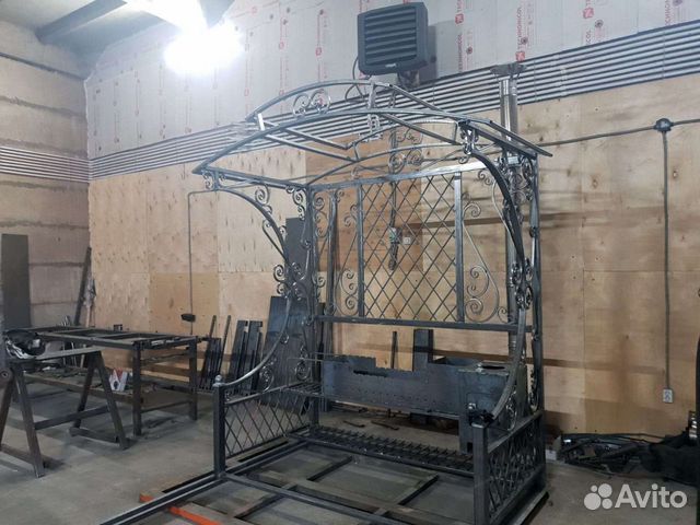 Крытый кованный мангал