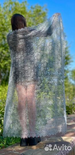 Пуховый платок серый Пуховая паутинка серая