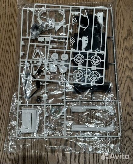 Revell 1/24 AMG Mersedes DTM