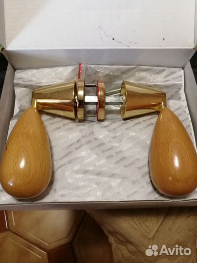 Дверная ручка межкомнатная