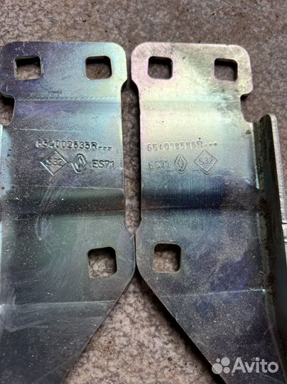 Петля капота правая левая Renault Kaptur