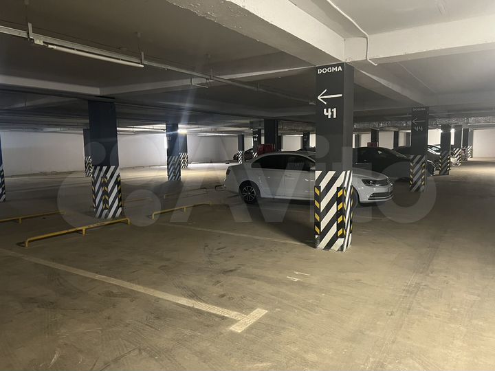 Машиноместо, 13 м²