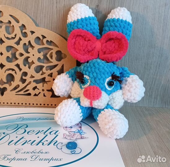 Вязаная игрушка. Мягкая игрушка. Зайка-колобок