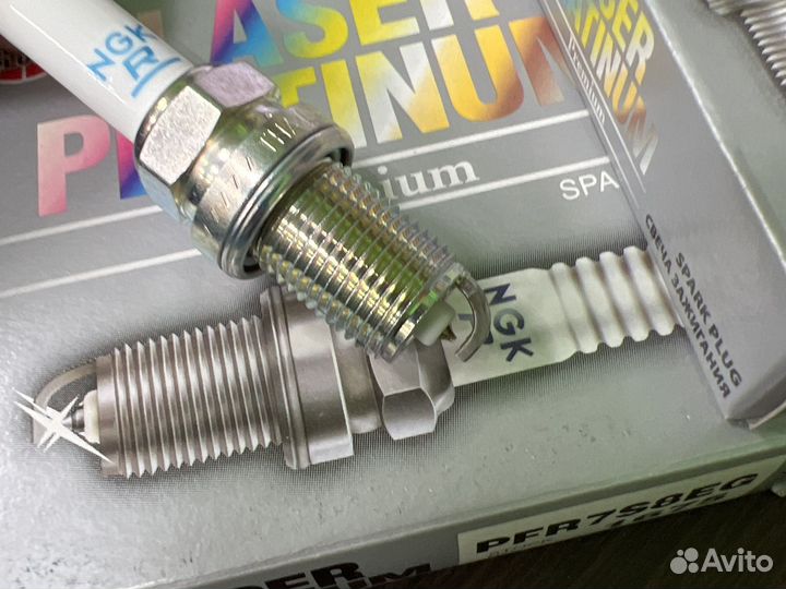 Свечи новые платиновые NGK PFR7S8EG