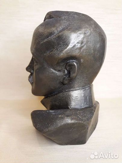 Бюст М.Лермонтов