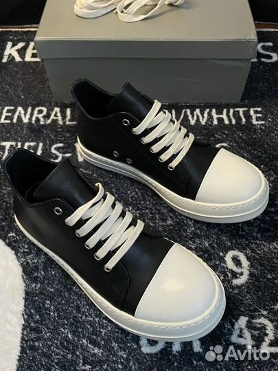 Rick Owens Ramones Low на руках