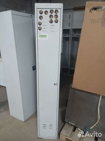 Шкаф металлический для одежды