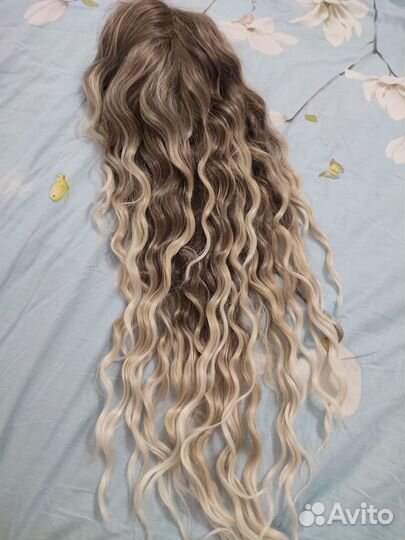 Парик женский объемный
