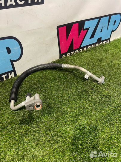 Трубка кондиционера Ford Mustang 6 S550 рест. 2021