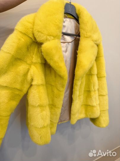 Шуба норковая желтого цвета