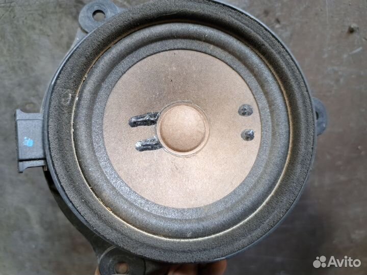 Динамик двери передний правый Audi A6 C6