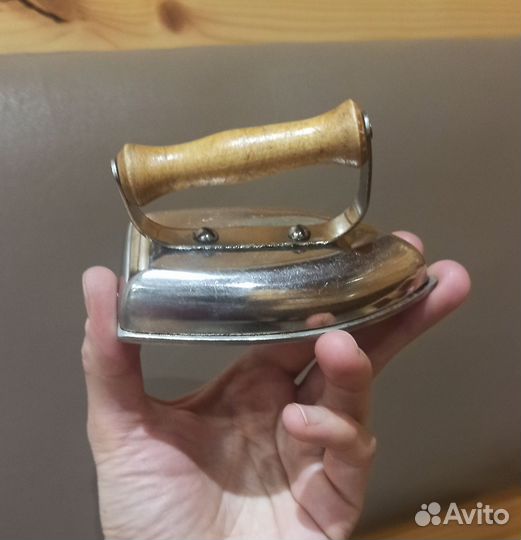 Малюсенький детский утюг СССР