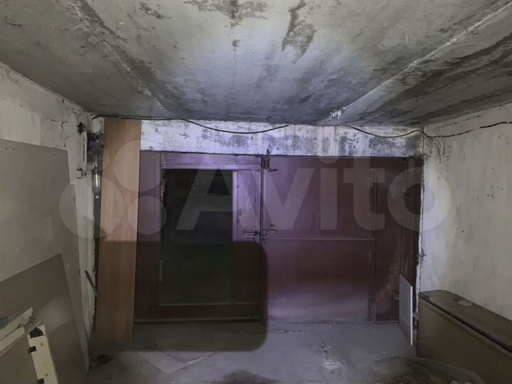 Гараж, > 30 м²