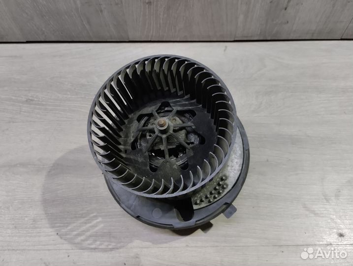 Моторчик печки skoda octavia a5/Volkswagen golf 5