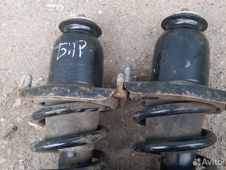 Задний амортизатор Toyota Avensis T25