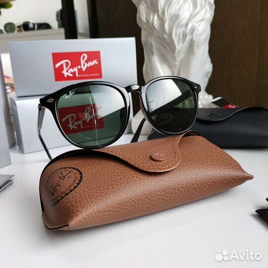 Солнцезащитные очки Ray-Ban Highstreet RB4259