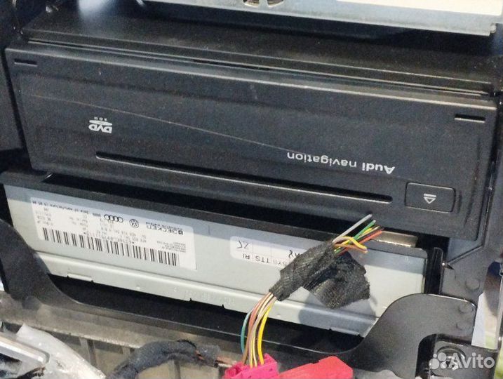 Блок управления магнитолой Audi A4 8K CDN