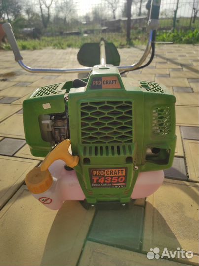 Коса бензиновая