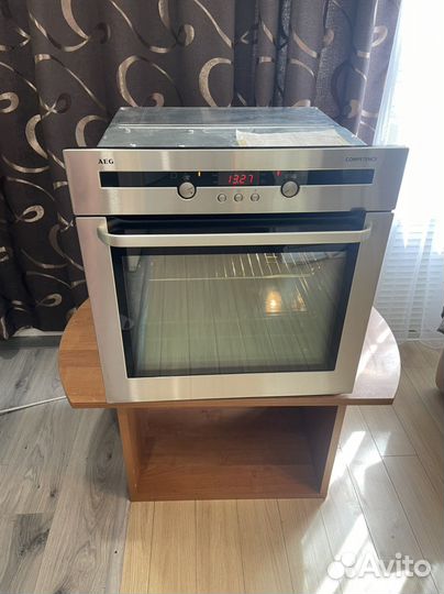 Духовой шкаф AEG пиролиз